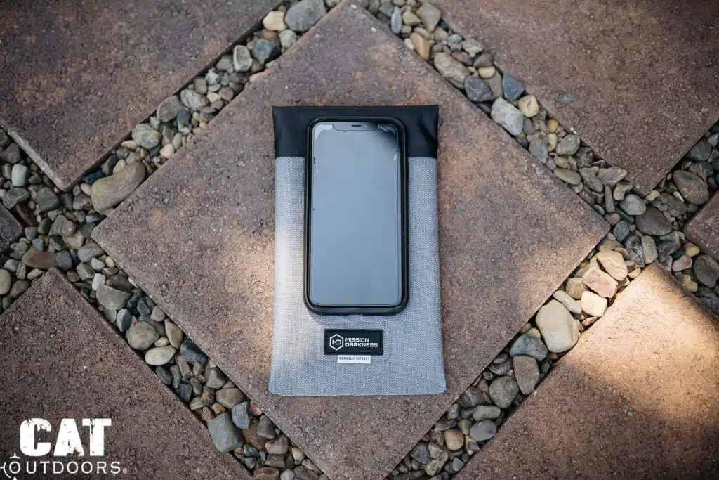 Best Faraday Bags: Mission Darkness Cell Phone Bag