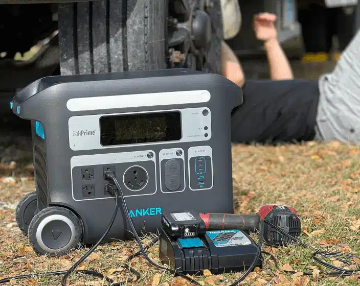 Anker SOLIX F2000 Portable Power Station