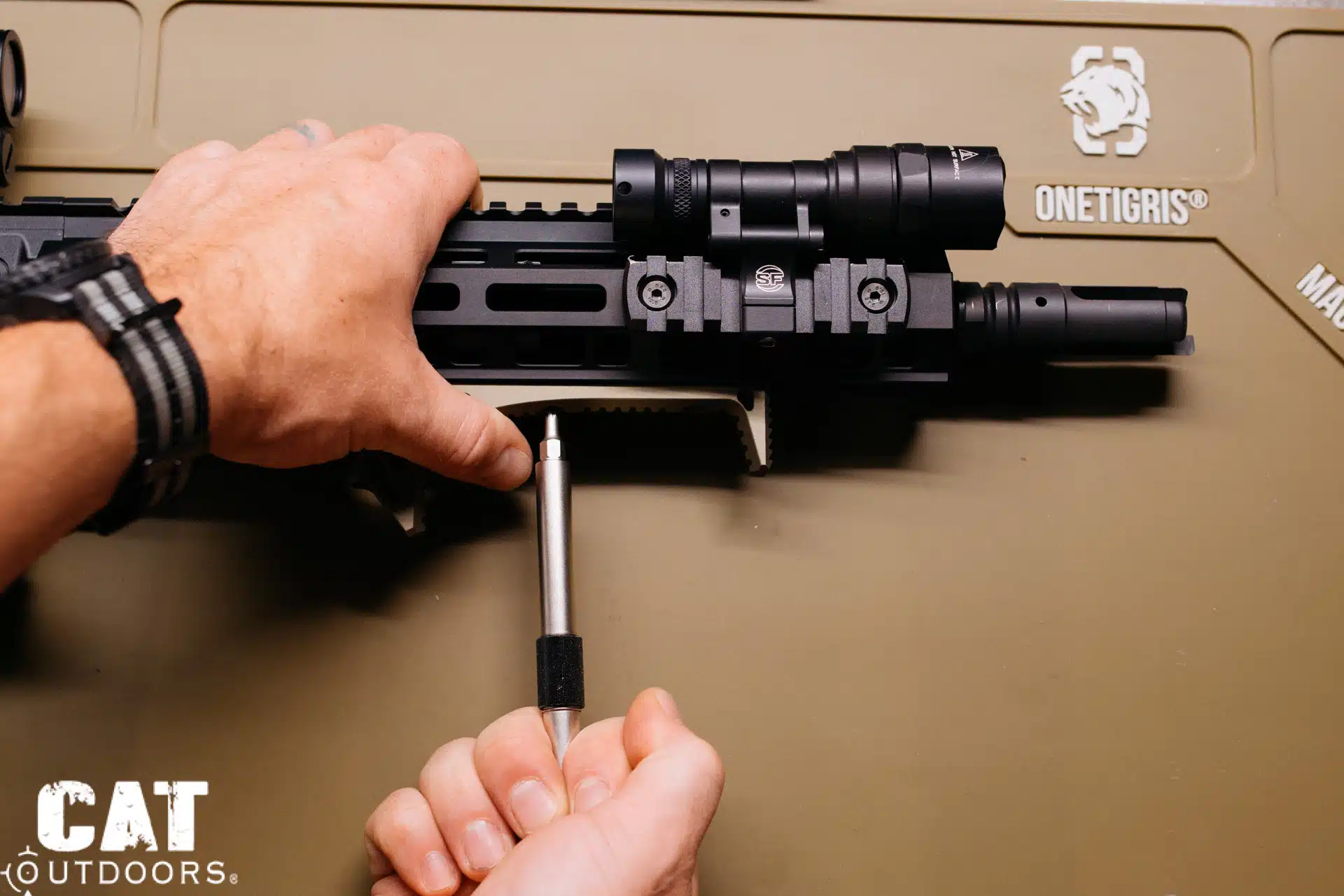 PSA Sabre 300 Blackout build: Flashlight and foregrip mounted