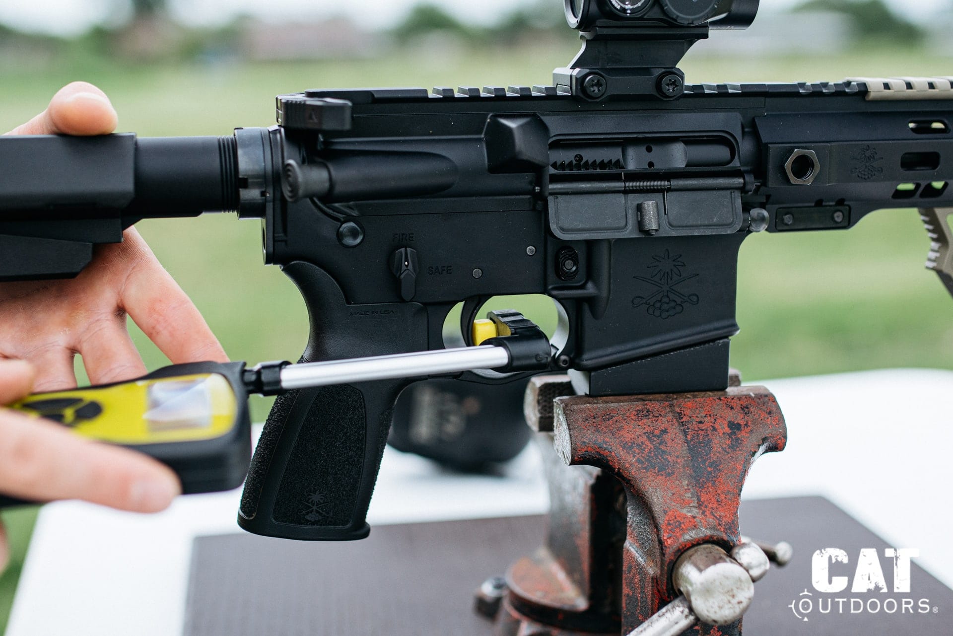 PSA Sabre 300 Blackout build: Measuring trigger pull weight with Wheeler Digital Pull Scale