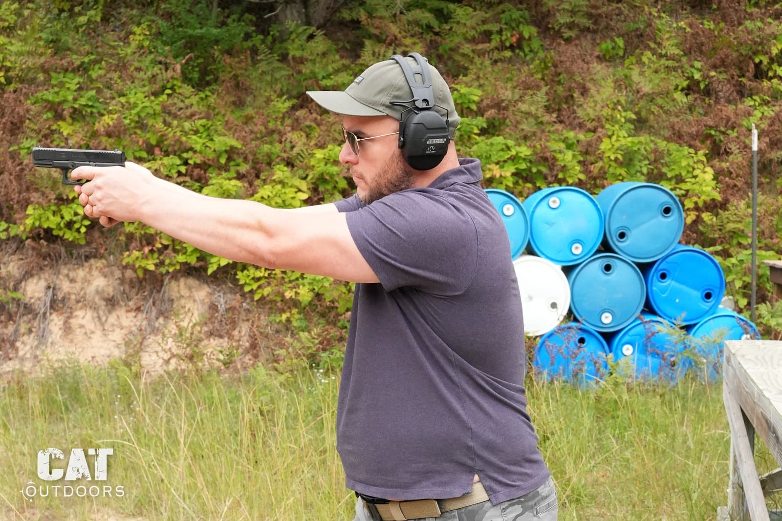 Shooting the Glock 19 Gen 5 with the weak hand only