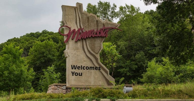 Minnesota Welcomes You sign at the state line
