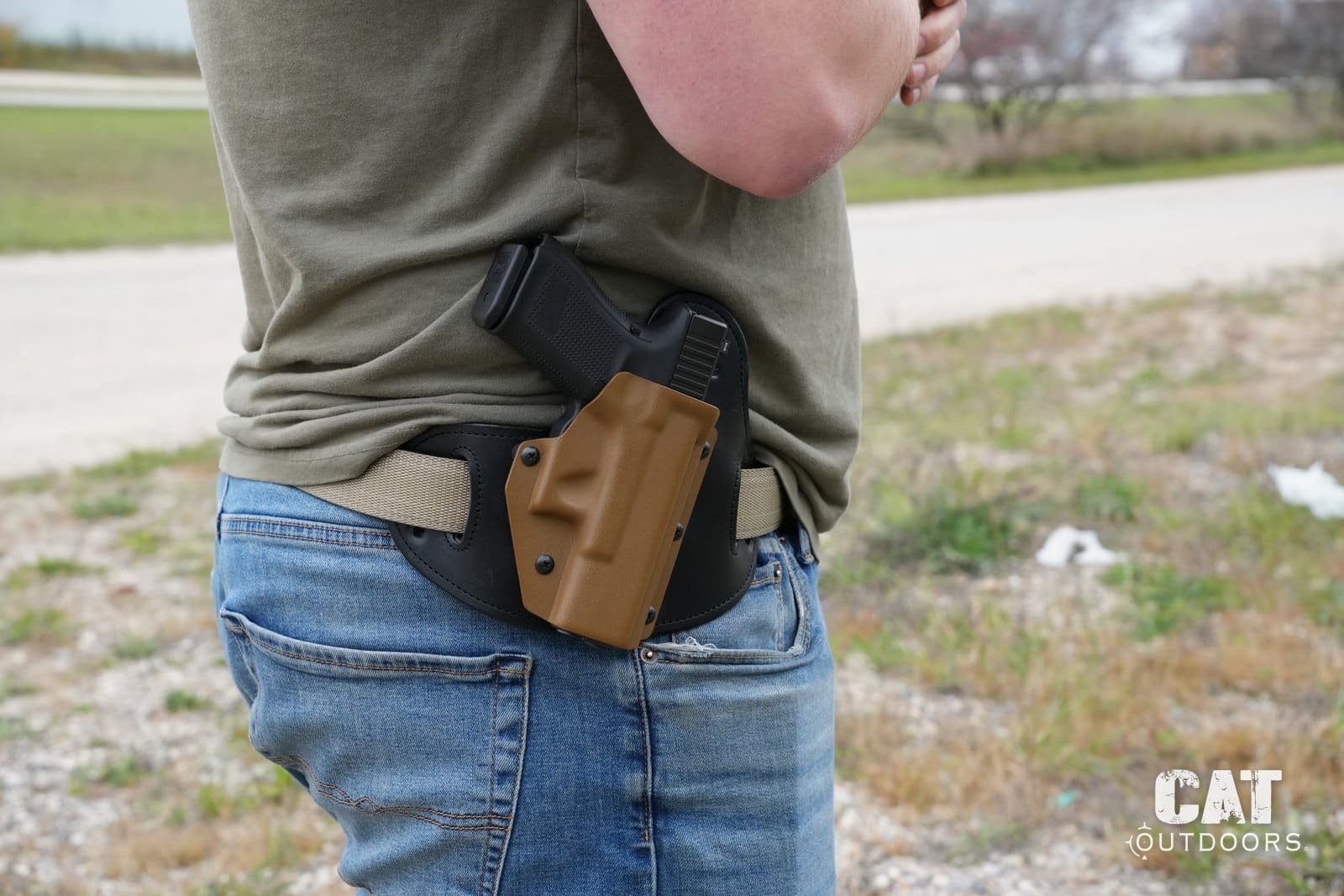 Hidden Hybrid Double Clip worn OWB at 3 o'clock on a KORE gun belt